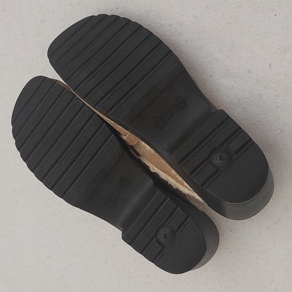 ITALIAN COMFORT CLOGS Cozy Women's Tan Clogs NWOT - Picture 7 of 13